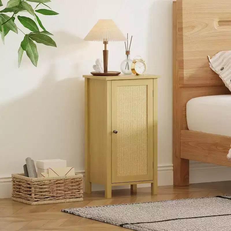 Mobiletto con Anta in Rattan Intrecciato, Organizzatore Autoportante Salvaspazio a 2 Ripiani, Comodino di Finitura per Bagno, Cucina, Soggiorno