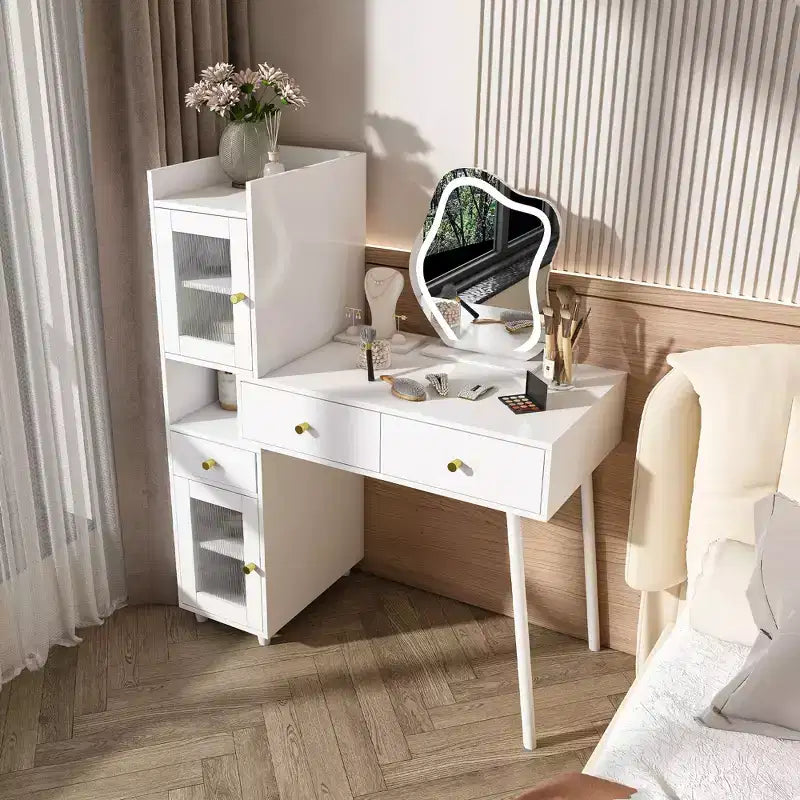 Moderna Toeletta con Specchio dalla Forma Irregolare, Toeletta Trucco con 3 Cassetti, 2 Ripiani Aperti e 4 Armadietti Nascosti, Scrivania Trucco, Bianca