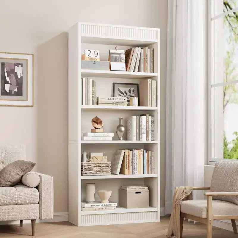 Libreria a colonna da 71 pollici stile fattoria con motivo a doppia scanalatura, libreria alta a 5 ripiani con base in legno, libreria in legno