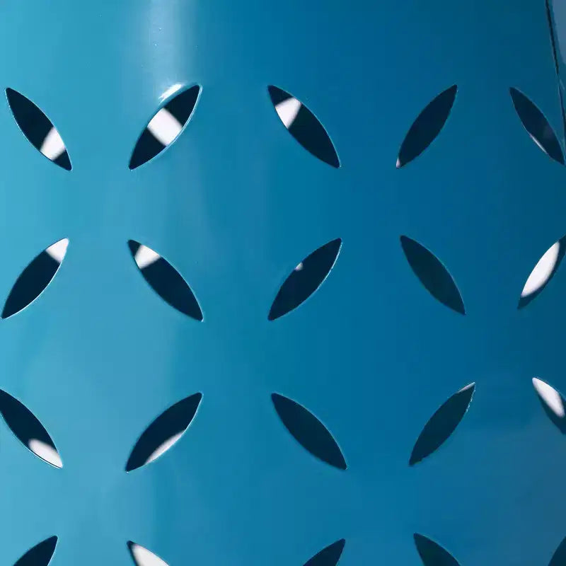 Tavolino d'appoggio cilindrico industriale accentato da 12 pollici con design a intaglio curvo per uso interno ed esterno
