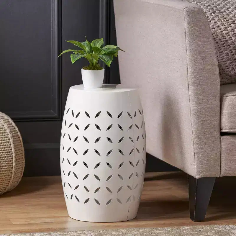 Tavolino d'appoggio cilindrico industriale accentato da 12 pollici con design a intaglio curvo per uso interno ed esterno