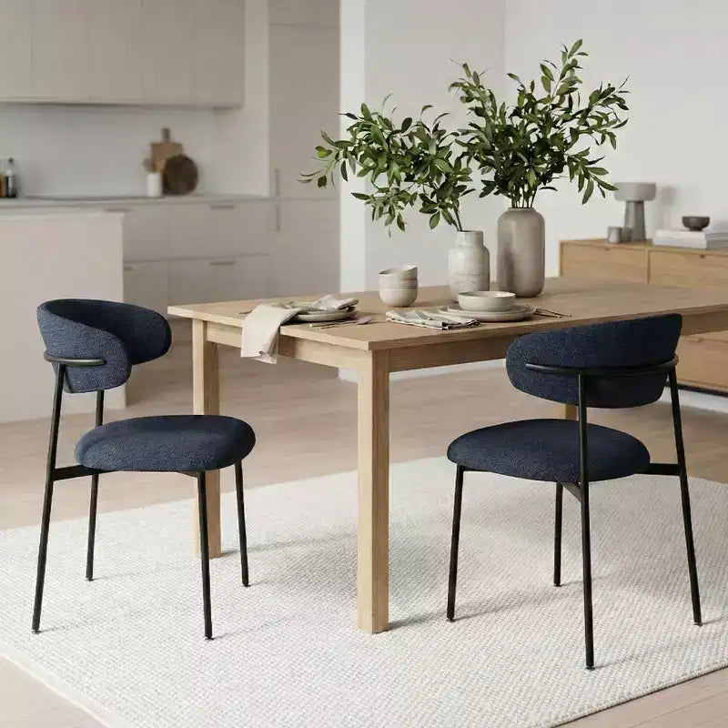 Set di 2 sedie da pranzo imbottite, sedie moderne da cucina con schienale aperto, seduta in morbido tessuto e gambe in metallo nero