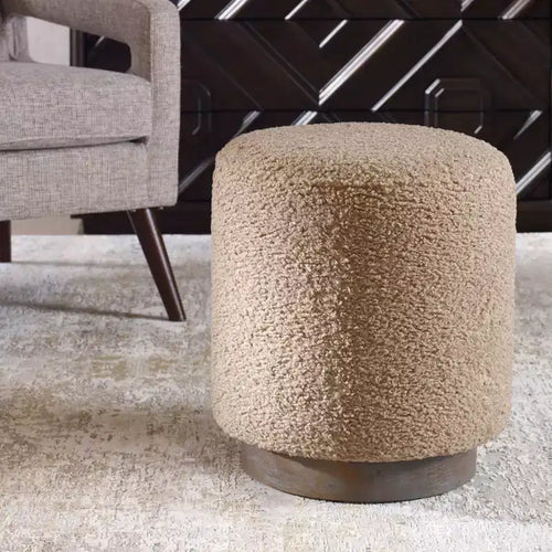 Pouf a base larga in legno e tessuto color latte da 16 pollici